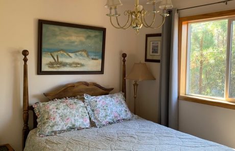 Guest room at Cedar Beach Lodge